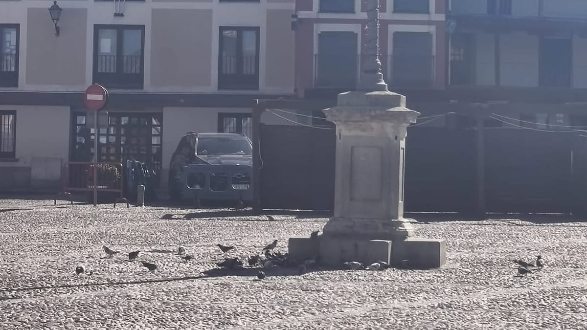 Campaña de sensibilización sobre limpieza en Navalcarnero con mensaje sobre depositar residuos correctamente en contenedores