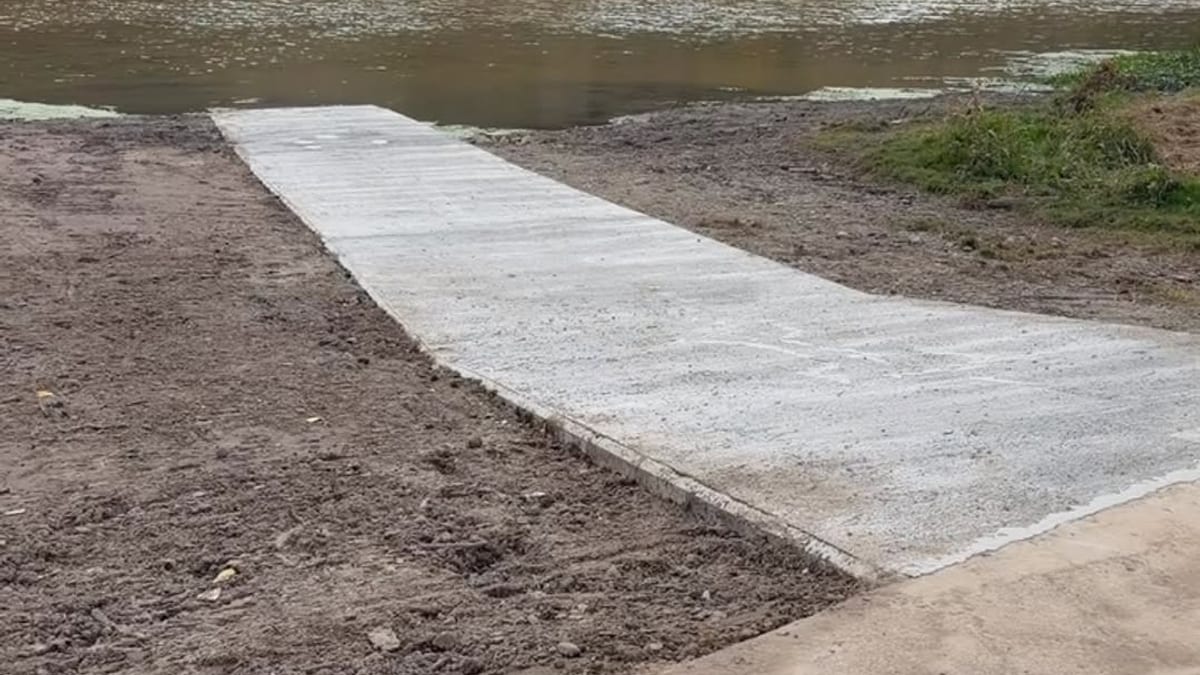 Nueva rampa de acceso al embarcadero del río Ebro en Logroño, ubicada en la margen izquierda en la Avenida de la Playa