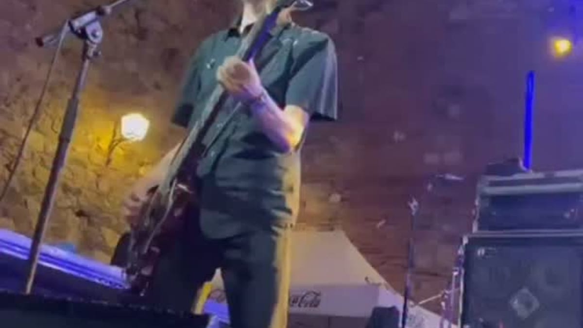 Los Enemigos actúa en el Foro de los Balbos de Cáceres durante el Cáceres Underground Weekend