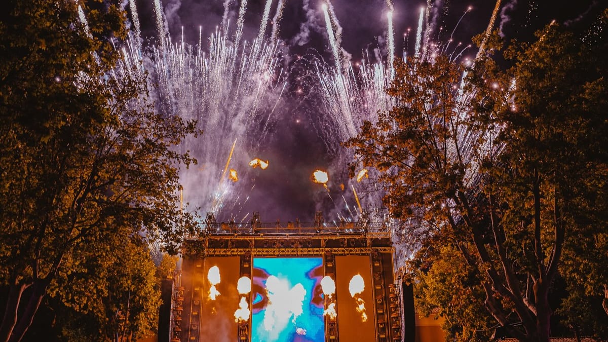 Público disfrutando del festival Lunatikko en Albacete durante una noche de celebración colectiva