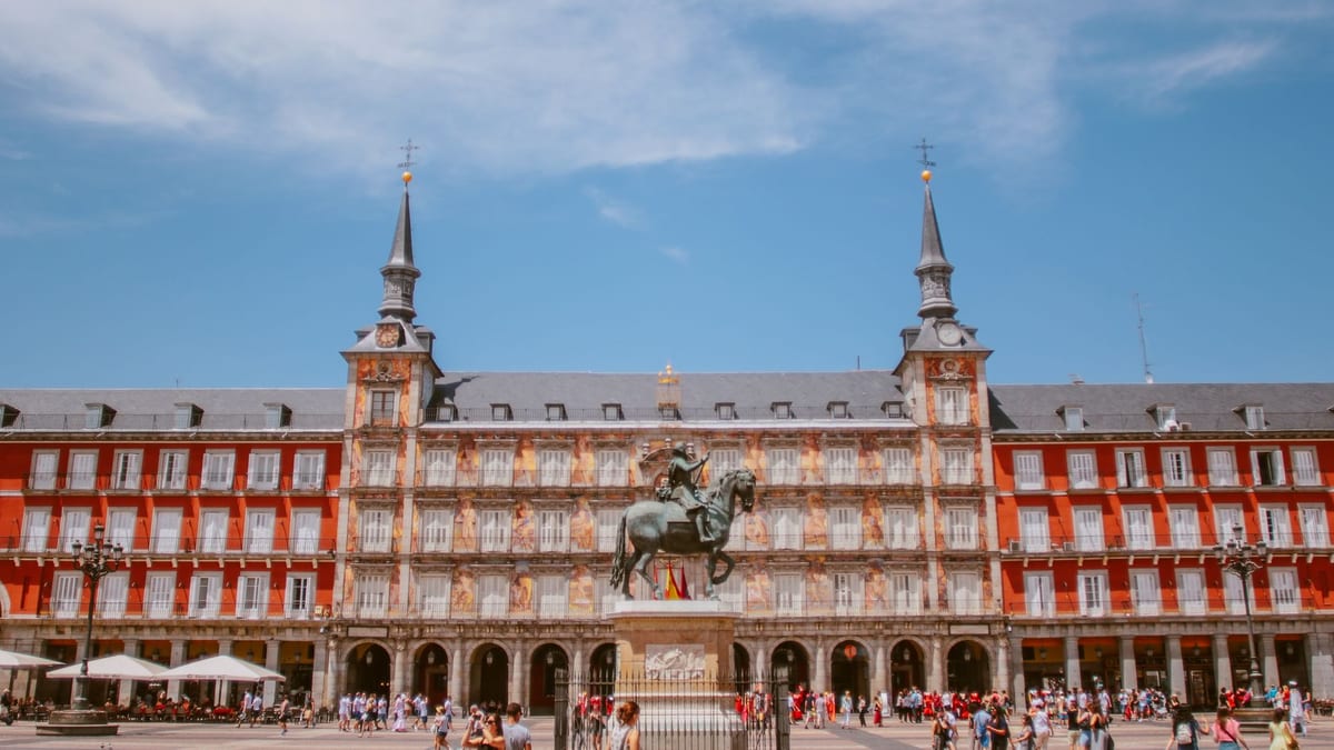 Centro residencial para personas mayores en Madrid con servicios especializados