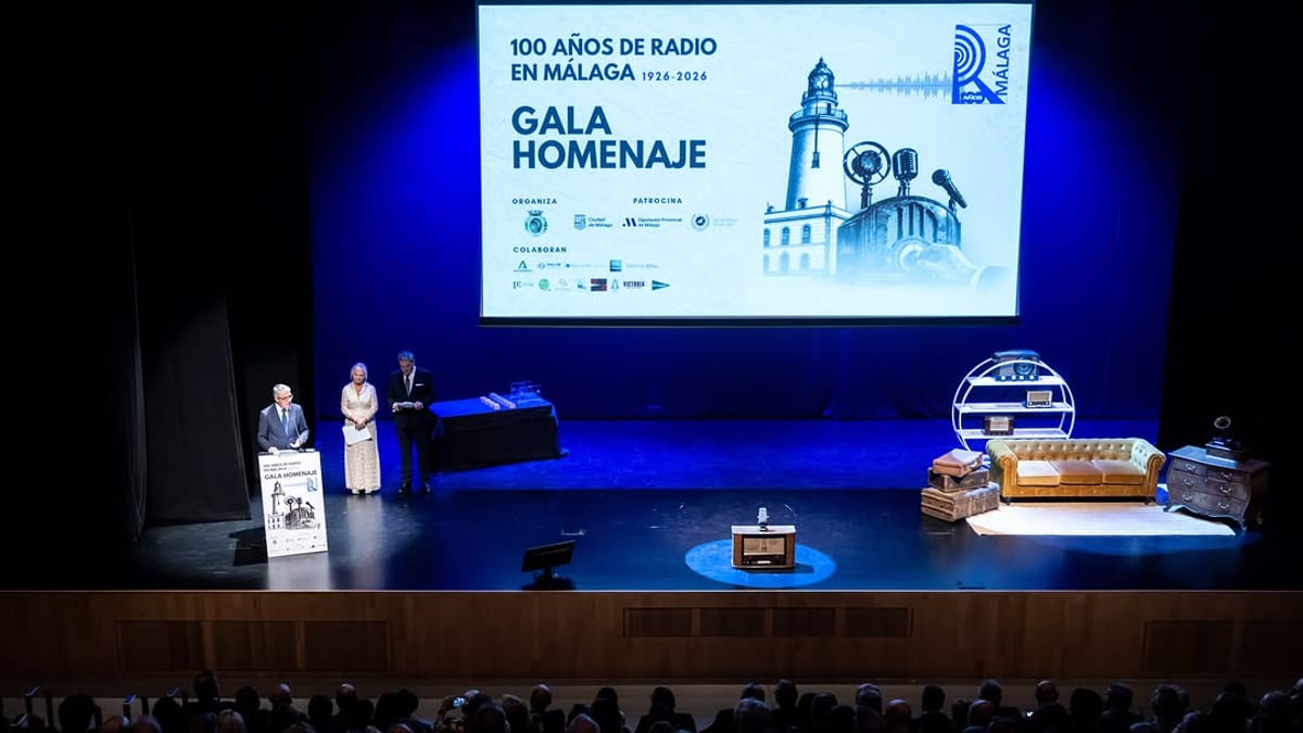 Cartel de la Gala Homenaje 100 años de radio en Málaga 1926-2026, organizado por la Diputación de Málaga