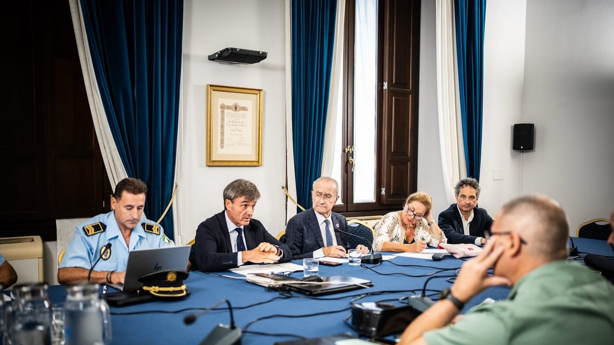 Reunión de la Junta Local de Seguridad en el Ayuntamiento de Málaga con autoridades y mandos de los cuerpos de seguridad