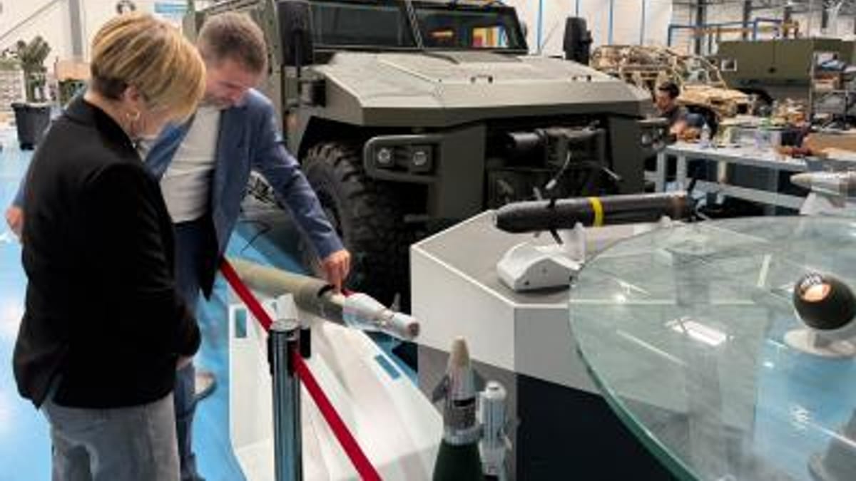 Marián Cano, consellera de Industria de la Generalitat Valenciana, durante su visita a las instalaciones de EM&E Group en Alcalá de Henares