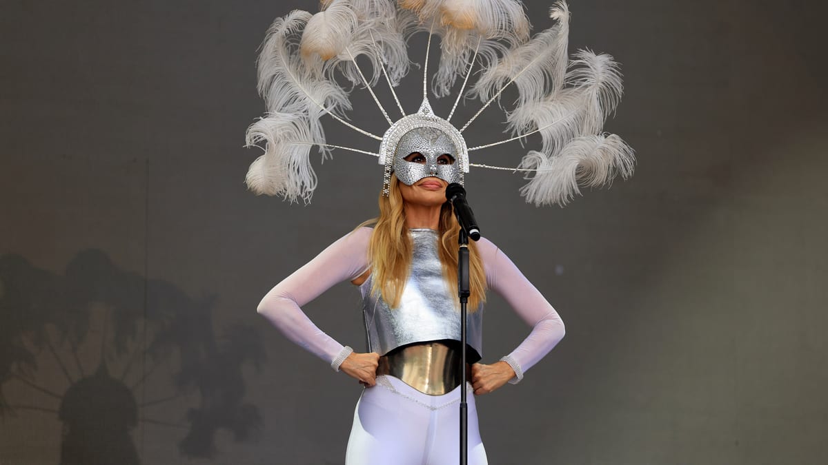 Martina Sánchez actuando en un concierto en Hispanidad de Madrid con más de 85.000 personas