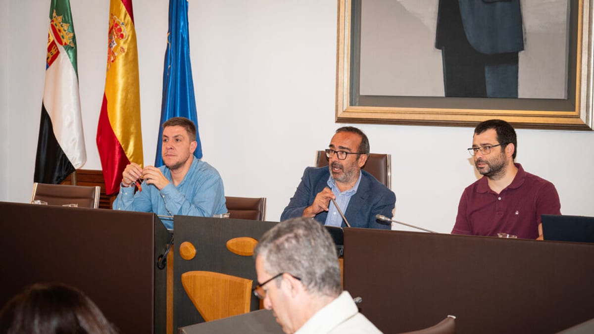 Reunión de la Junta General del Consorcio MásMedio con representantes de la Diputación de Cáceres