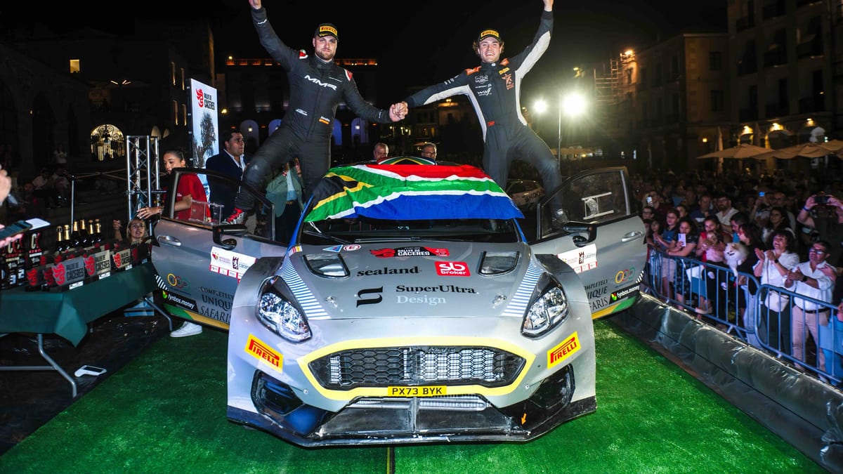 Max Smart celebra su victoria histórica en el Rally de Cáceres
