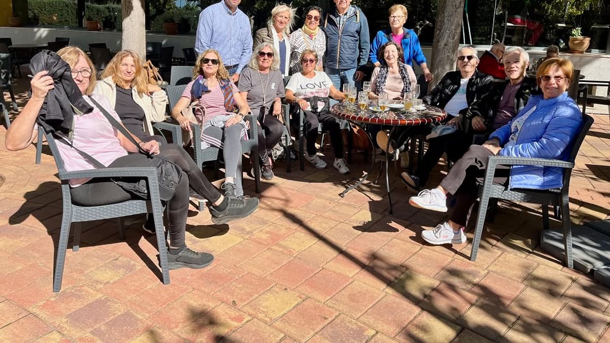 Grupo de mayores de Pinto durante su estancia en el Balneario de Benito en Albacete