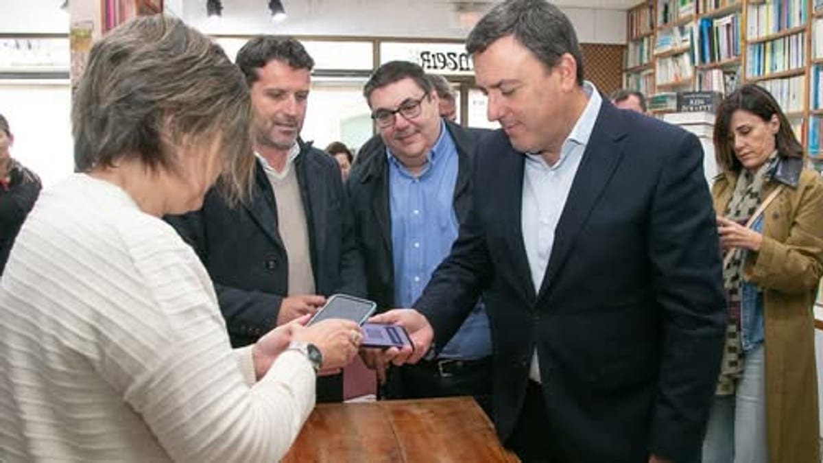 Campaña de lanzamiento de MercaNaVila de la Diputación de A Coruña para apoyo al comercio local