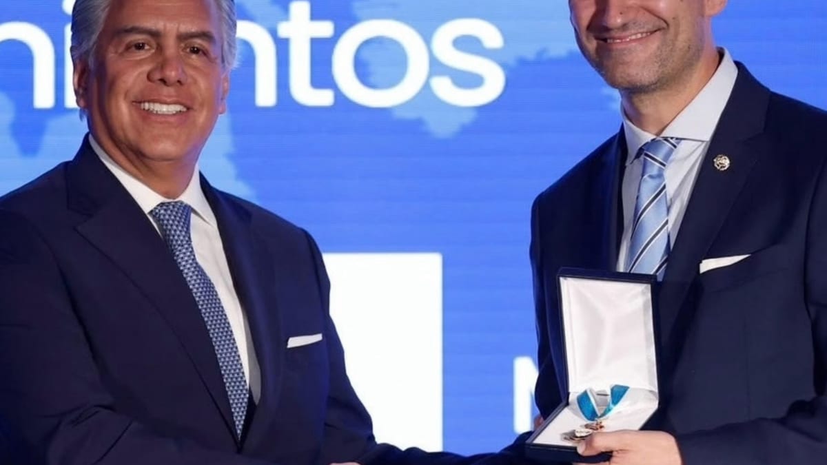 Reconocimiento de AICO a la Milla de Oro del Vino con el logo de la Diputación de Valladolid