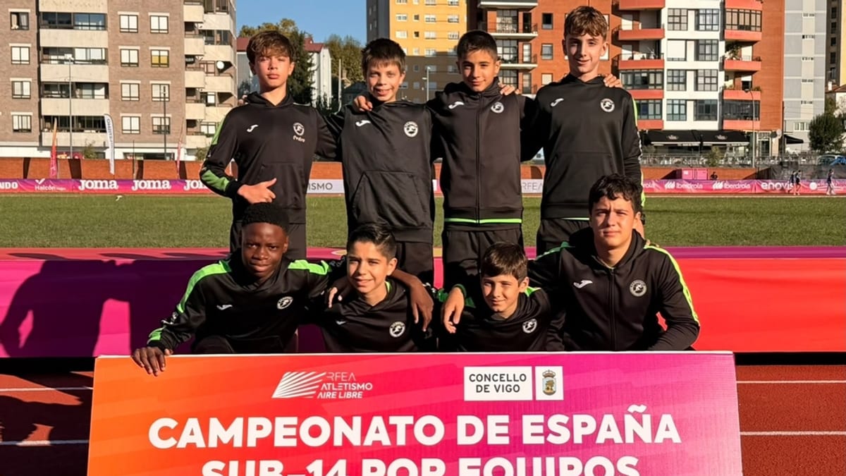 Atletas de Móstoles celebran sus logros en el Campeonato de España de Clubes Sub14 en Vigo