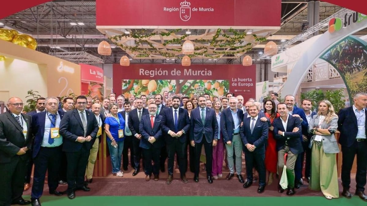 Cartel informativo de Fruit Attraction con la Región de Murcia denominada La Huerta de Europa