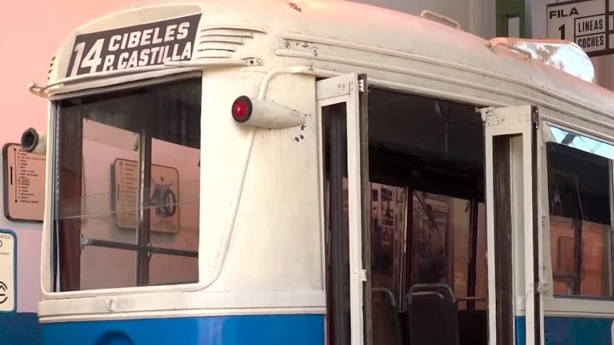 Tranvía de 1959 del Museo de EMT Madrid, línea 14 Cibeles-Castilla, pieza histórica del transporte madrileño