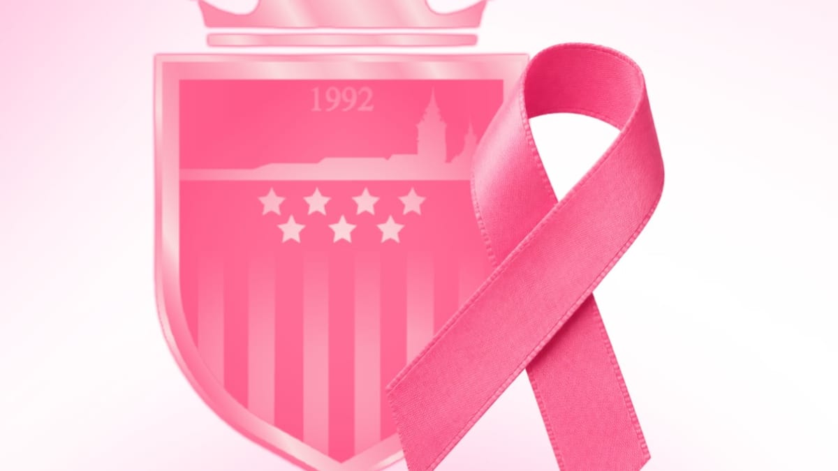 Imagen conmemorativa del Día Mundial del Cáncer de Mama compartida por Navalcarnero con mensaje de solidaridad