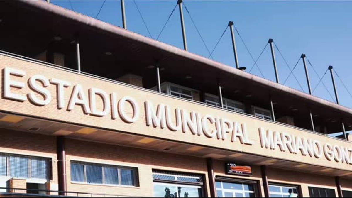 Estadio Municipal Maraño Gon de Navalcarnero durante el partido documentado