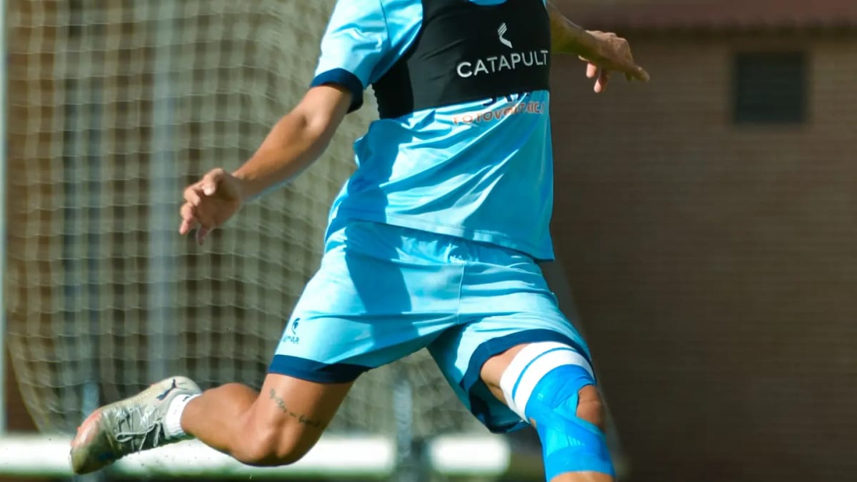 Equipo de Navalcarnero entrenando en preparación para el partido contra Salamanca