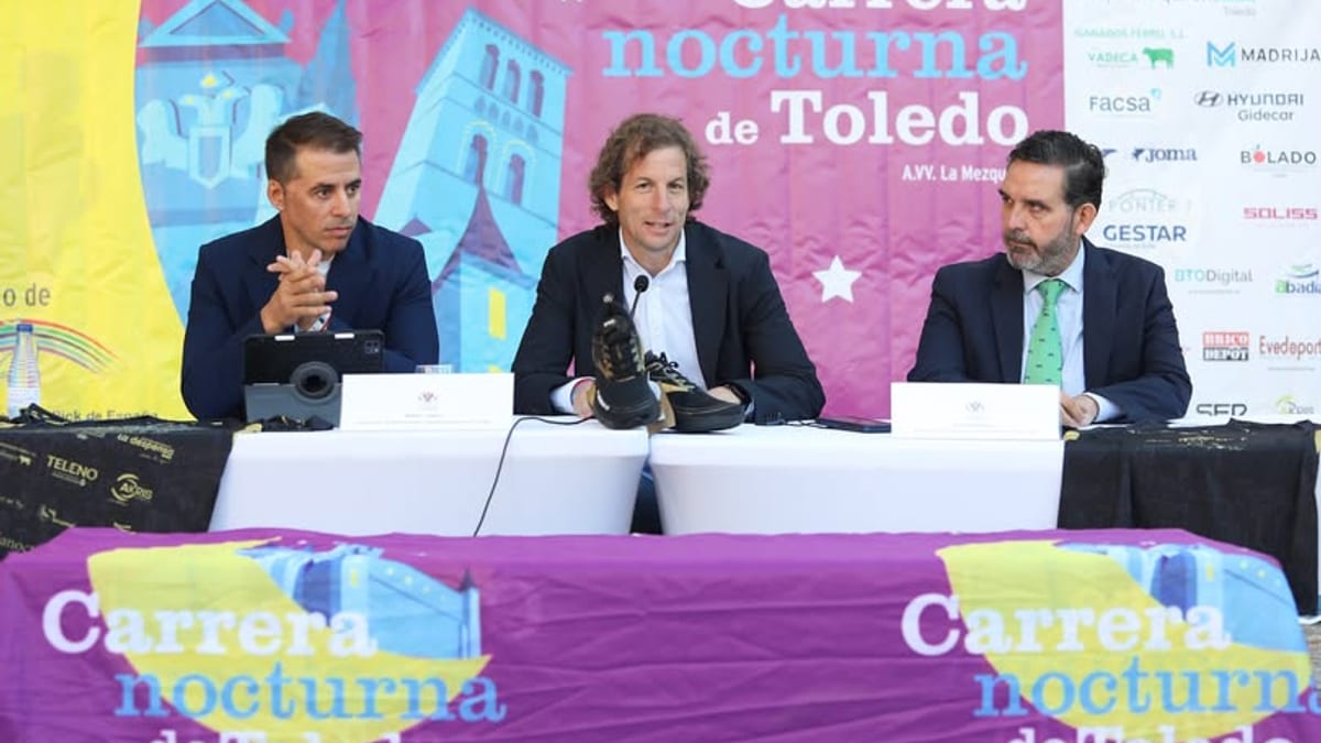 Presentación de La Nocturna de Toledo con el vicepresidente de la Diputación, Joaquín Romera, y logos de patrocinadores como Facsa, Hyundai, Joma y Soliss
