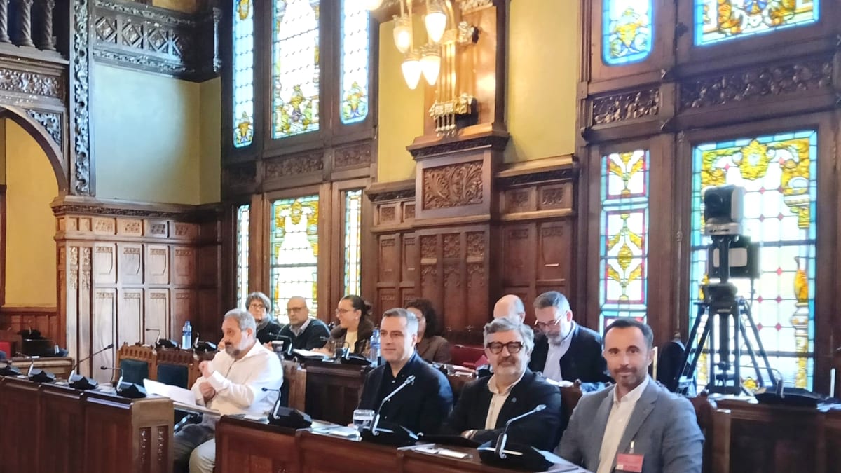 Sala de sesiones de la Junta General del Principado de Asturias durante una votación legislativa