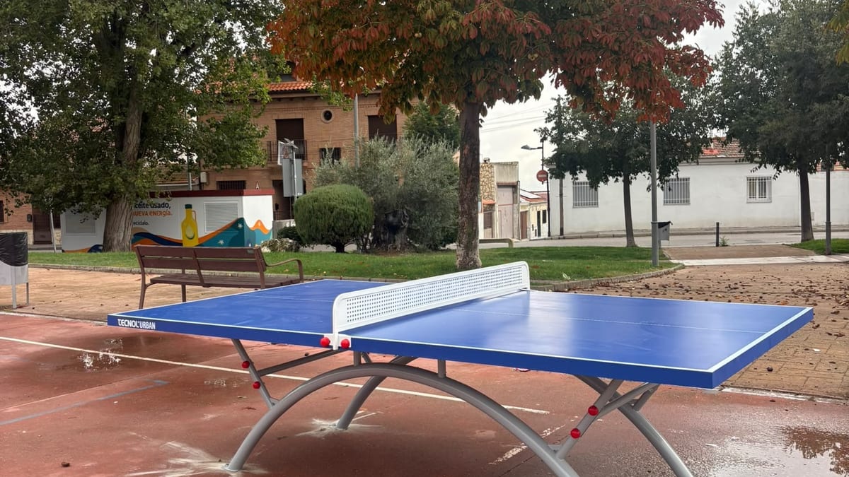 Mesa de ping-pong instalada en el parque Abogados de Atocha de Ciempozuelos