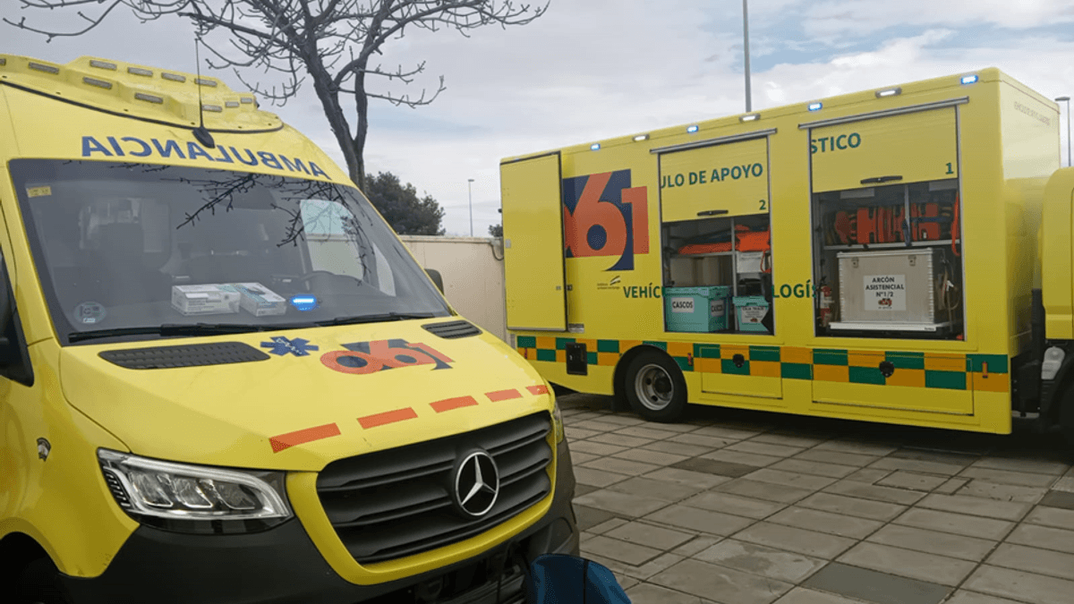 Ambulancias del servicio 061 de emergencias de la Junta de Andalucía
