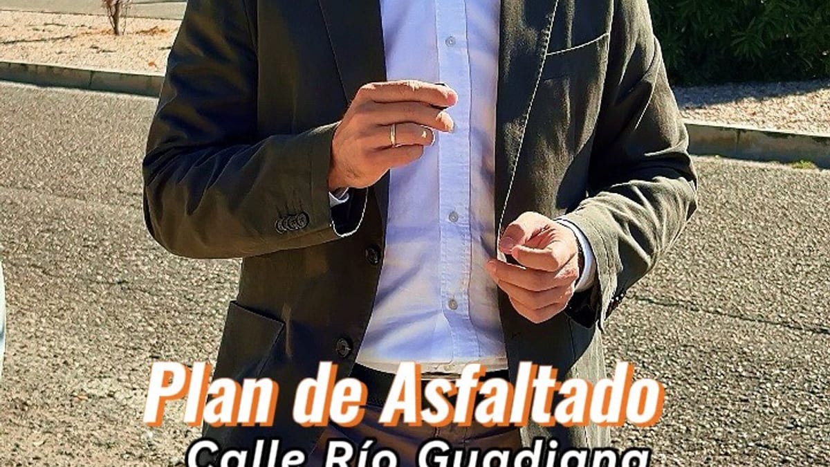 Cartel informativo del plan de asfaltado de la calle Río Guadiana en Toledo