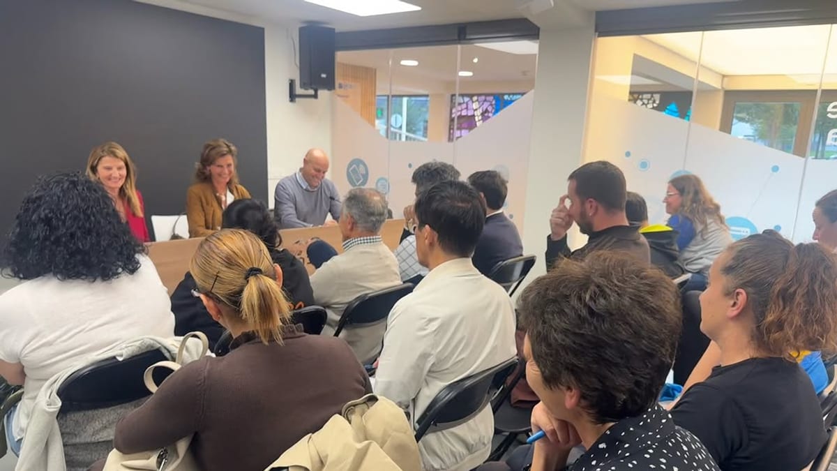 Reunión de la Concejalía de Deportes de Oviedo con clubes deportivos para coordinar iniciativas y reforzar colaboración