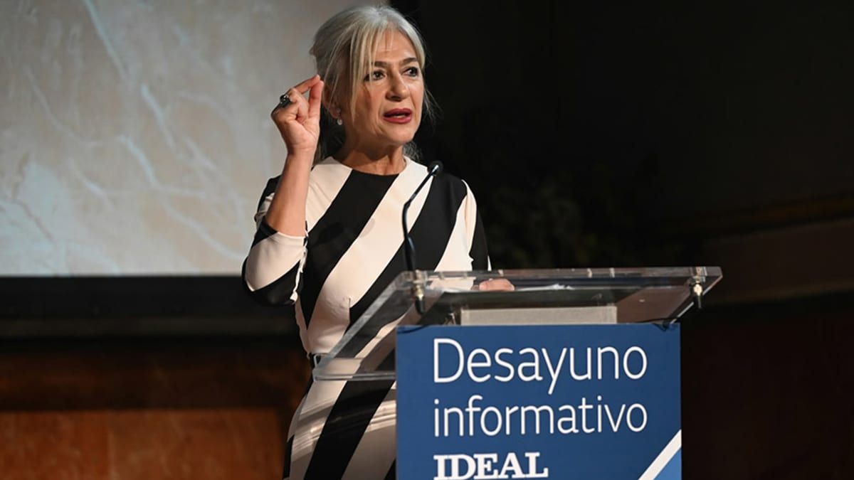 Patricia del Pozo, consejera de Cultura, Patrimonio Histórico y Deporte de la Junta de Andalucía, durante el desayuno informativo sobre la candidatura de Granada a Capital Europea de la Cultura 2031