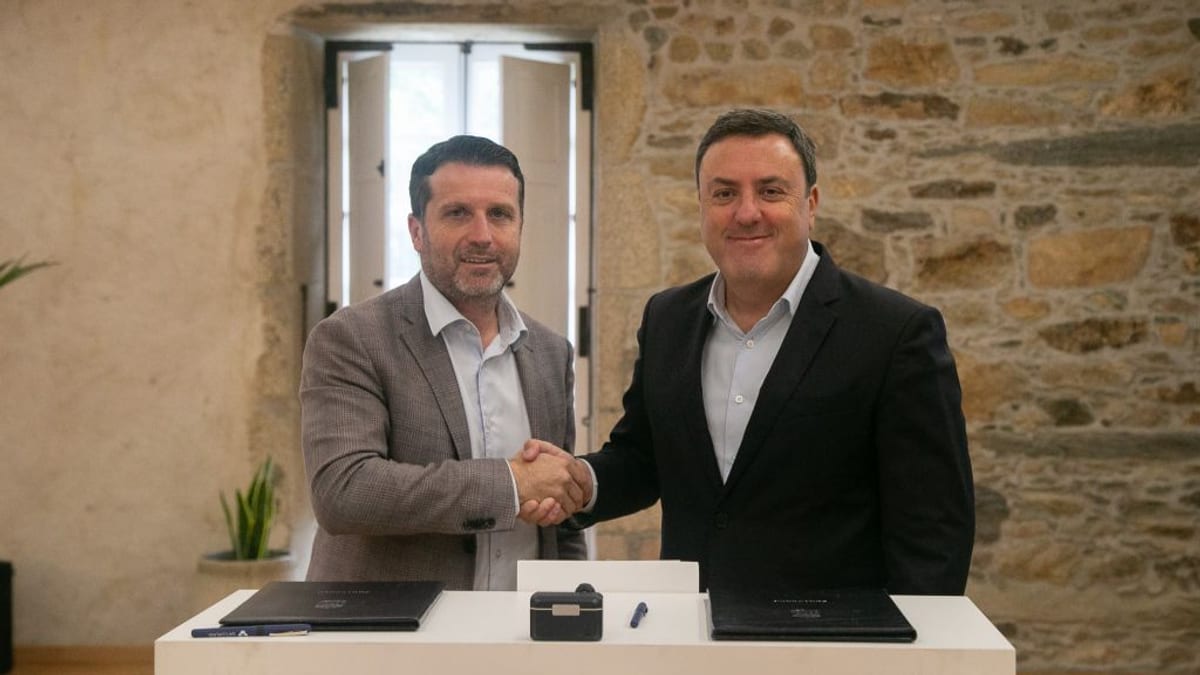 Firma del convenio entre Diputación da Coruña y Concello de Boiro para restauración del Pazo de Goiáns