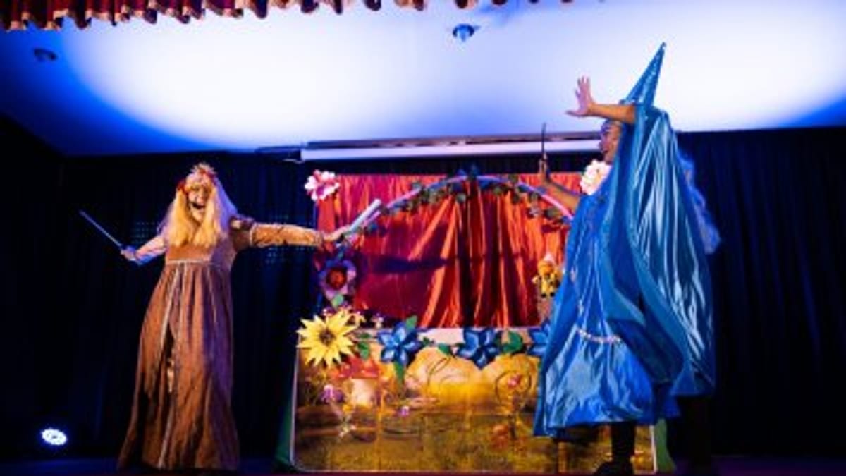 Cartel de Pequescena: festival de teatro infantil de la Diputación de Badajoz