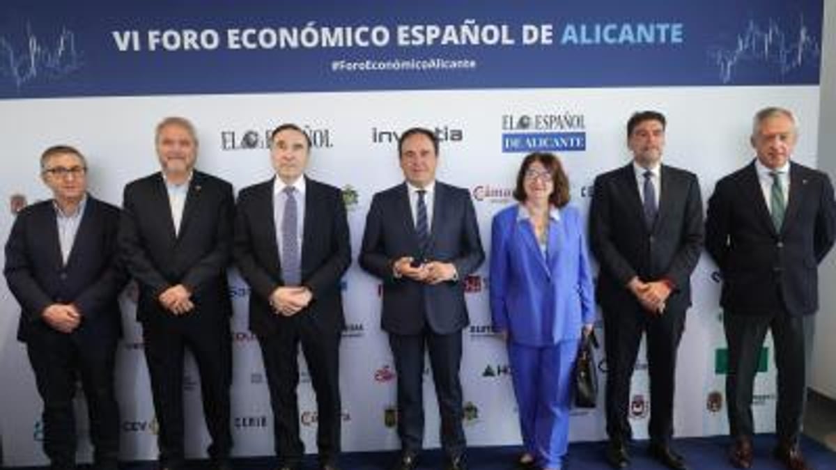El president de la Generalitat Valenciana participando en el VI Foro Económico Español de Alicante