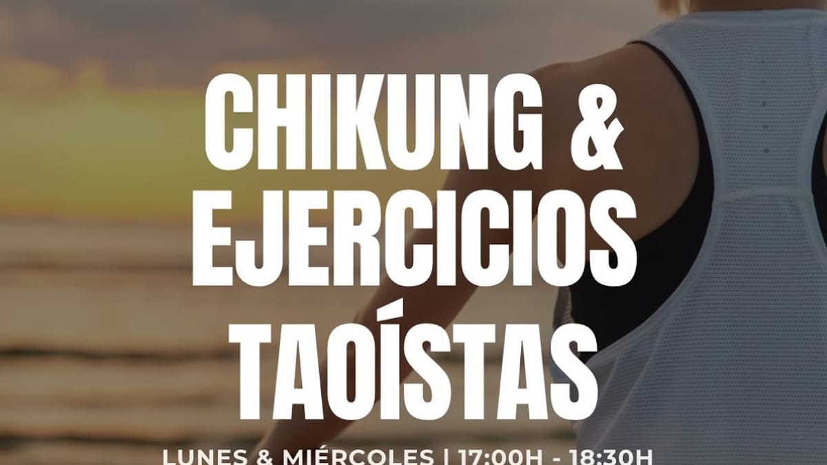 Cartel informativo del horario de Chikung y Ejercicios Taoístas en la Playa del Serradal del Grao de Castellón