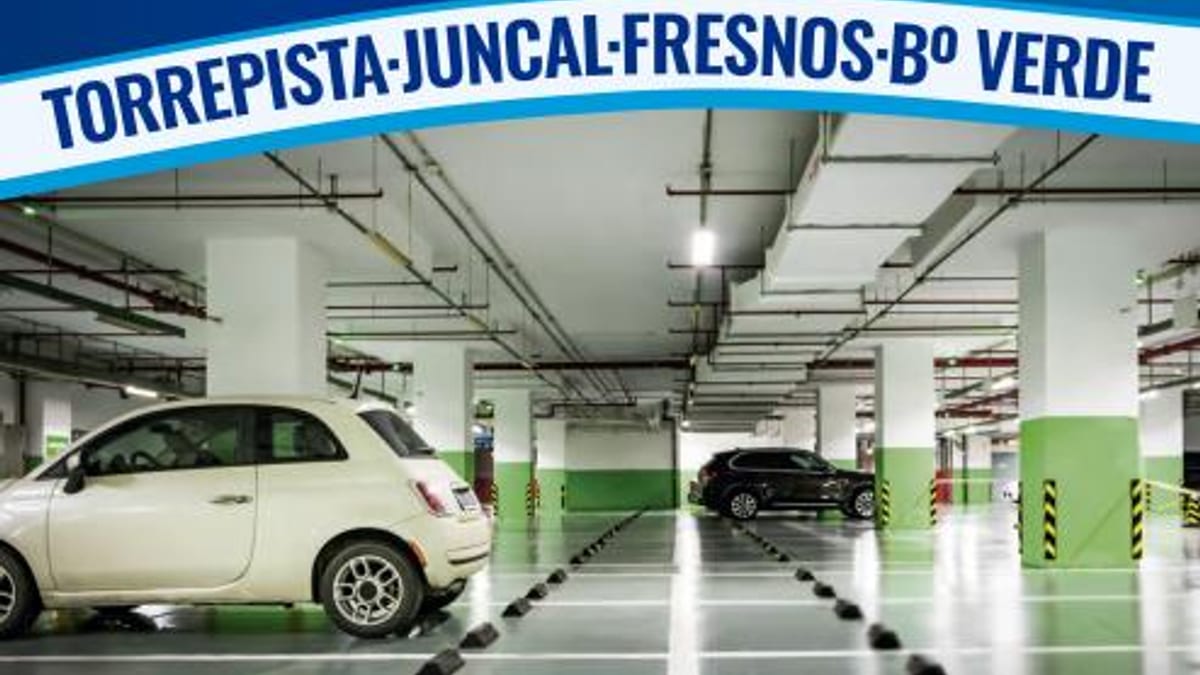 Cartel informativo sobre la venta de plazas de garaje en los aparcamientos de Torrepista, Juncal, Fresnos y Barrio Verde de Torrejón de Ardoz