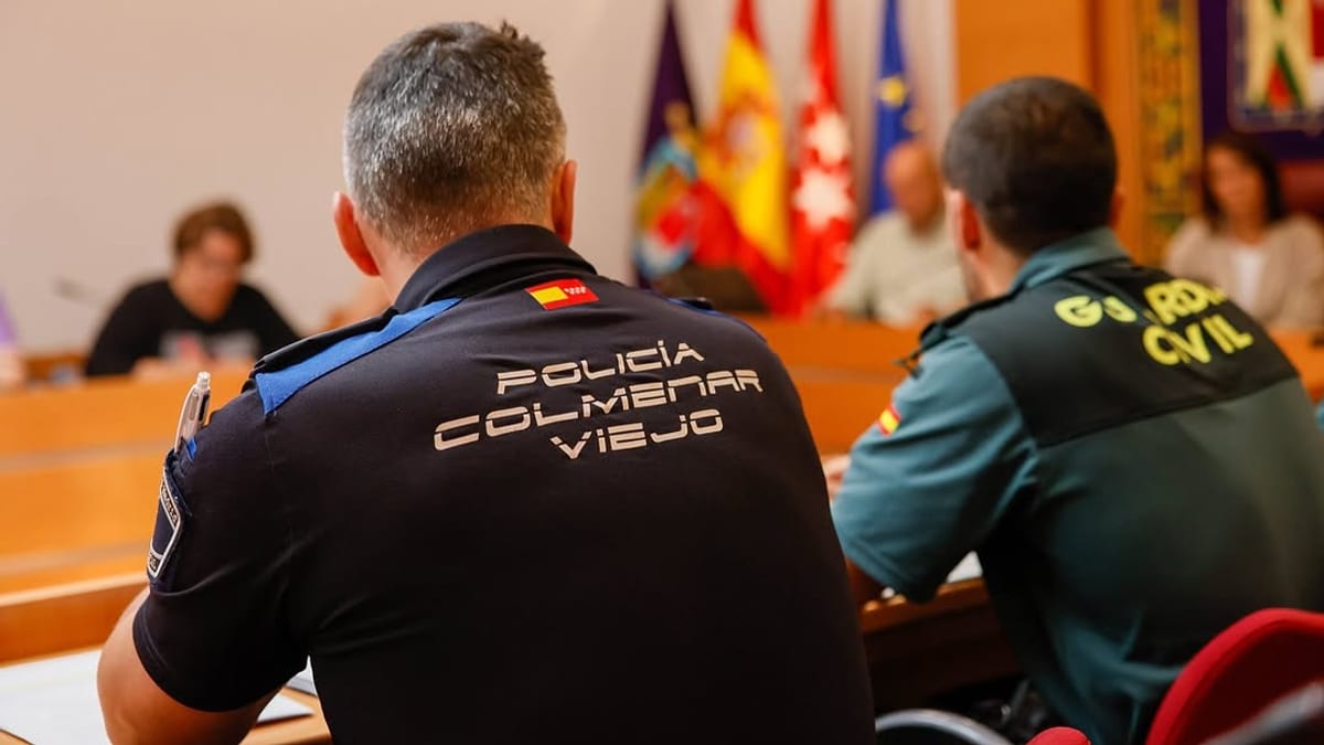 Policía Local de Colmenar Viejo interviniendo en la estación durante altercados