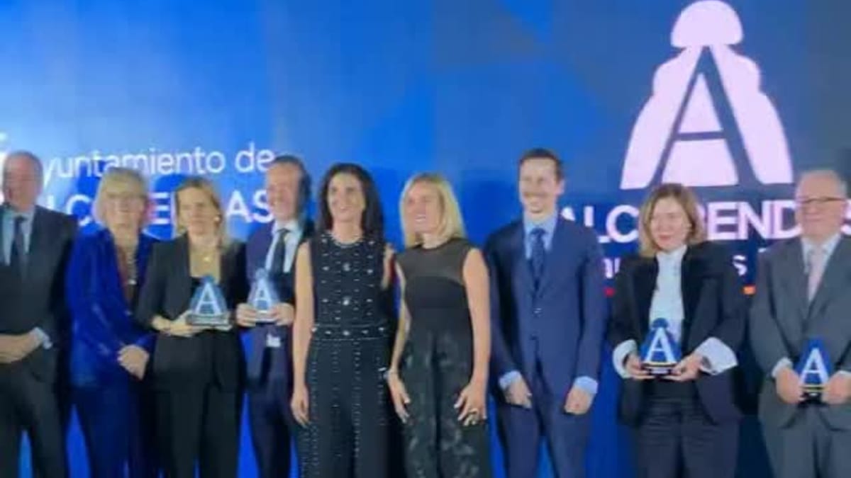 Gala de los Premios Avanza de Alcobendas con directivos y representantes empresariales