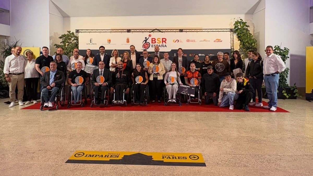 Gala de los Premios BSR España 2026 en Cuenca con deportistas de baloncesto en silla de ruedas