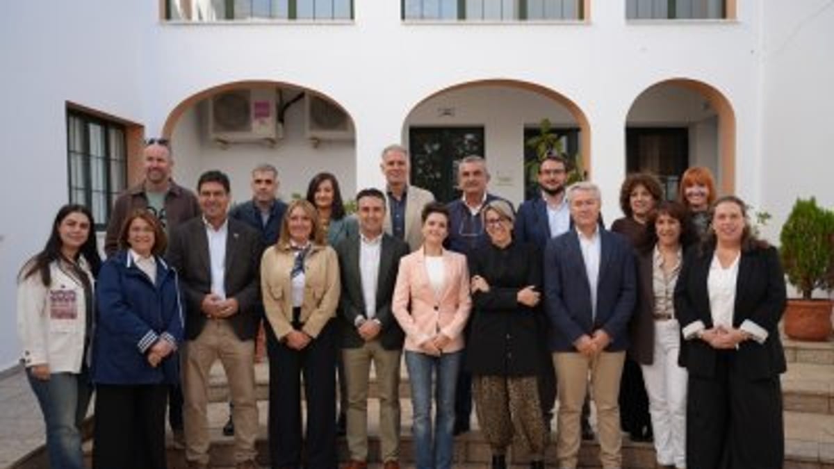 Equipo de gobierno de la Diputación de Badajoz reunido en Monesterio para perfilar los presupuestos de 2027
