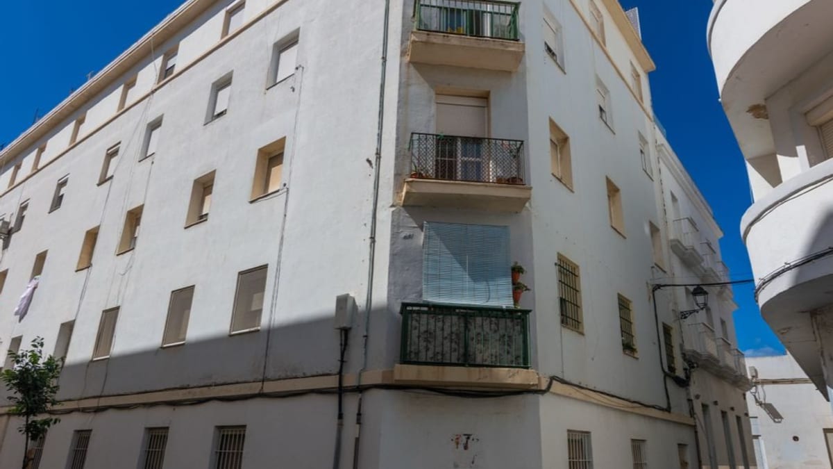 Procasa invierte en rehabilitación de edificios del parque municipal de viviendas de Cádiz