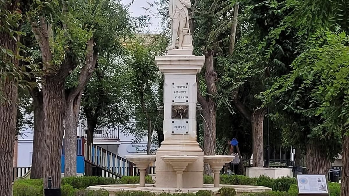 Cartel informativo con programación cultural de Ciempozuelos para octubre 2024