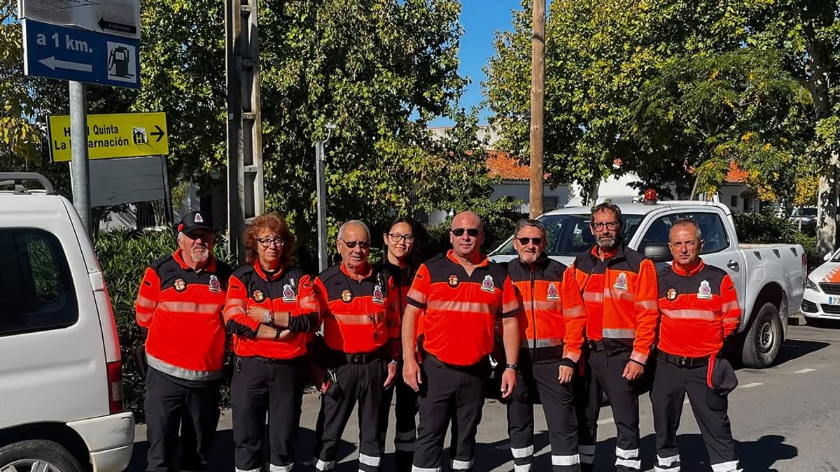 Voluntarios de Protección Civil del Ayuntamiento de Cáceres en el dispositivo de seguridad de la Media Maratón de Casarrubuelos