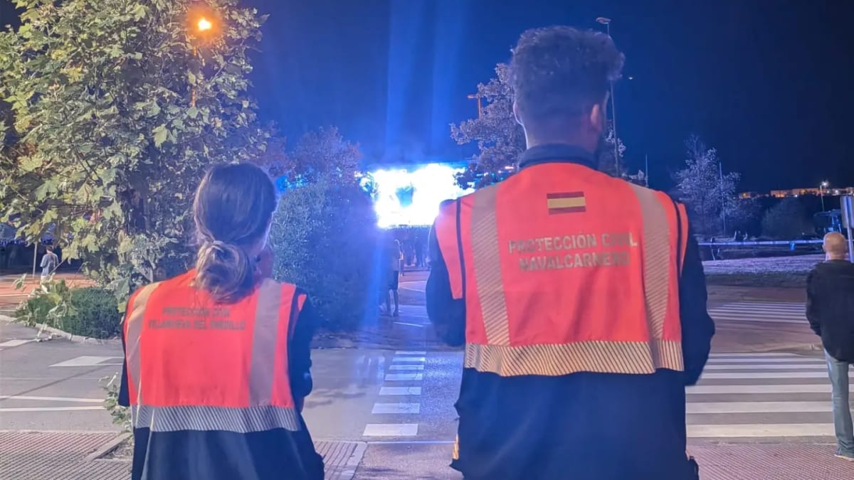 Ambulancia SVB de Protección Civil de Navalcarnero en apoyo a fiestas patronales de Villanueva del Pardillo