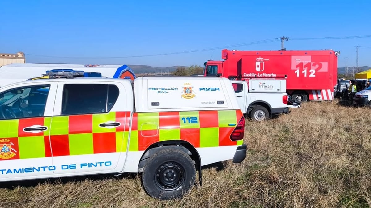 Vehículos de PIMER Protección Civil de Pinto en labores de emergencia durante accidente ferroviario