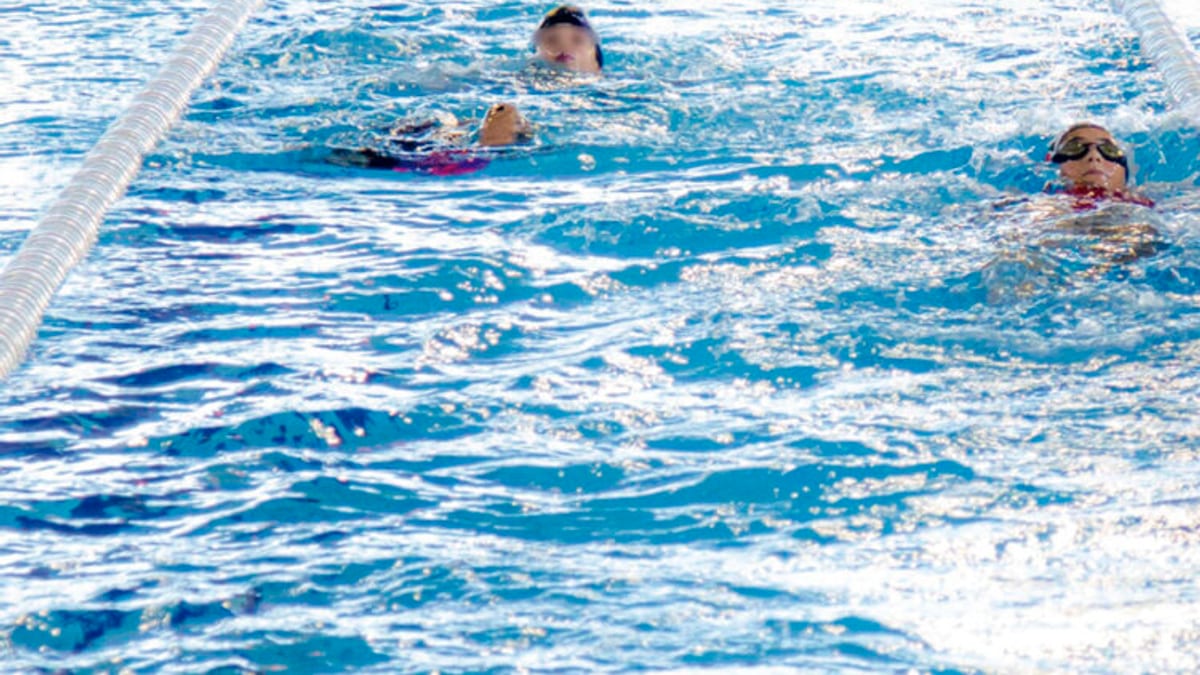 Clase de natación infantil en las escuelas deportivas municipales de Rivas Vaciamadrid