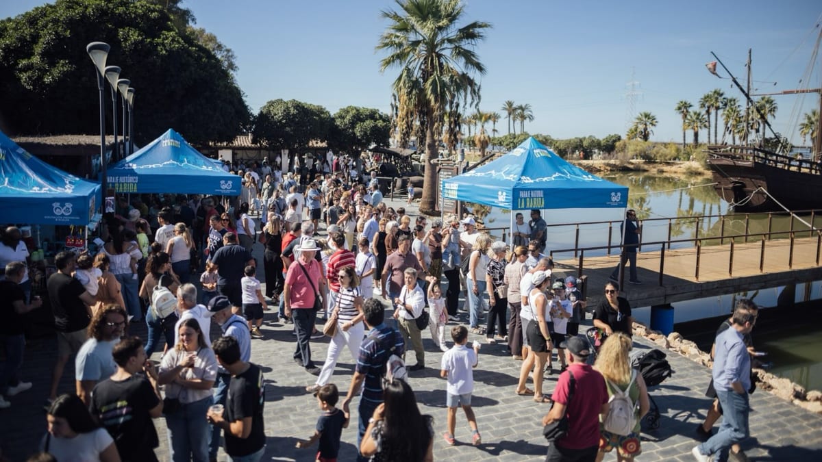 Visitantes en las Jornadas de Puertas Abiertas de La Rábida durante el puente del 12 de octubre