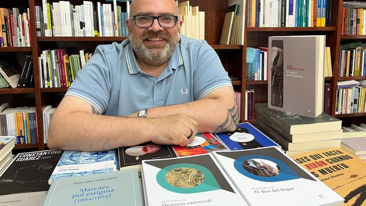Rafael Rodríguez Valdés, ganador del 32º Premio Xuan María Acebal de poesía en asturiano