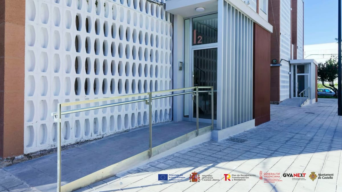 Edificios del barrio Rafalafena Tarongers de Castellón rehabilitados con mejoras de eficiencia energética y placas solares