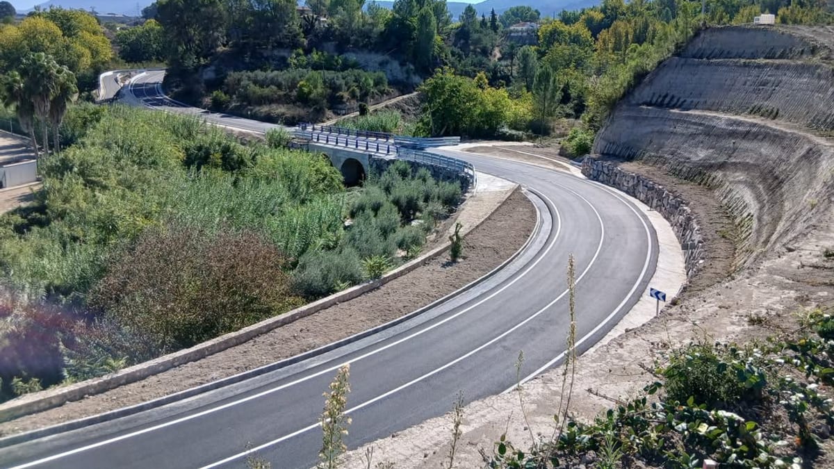 Carretera CV-641 entre Albaida y Aielo de Malferit tras las obras de acondicionamiento