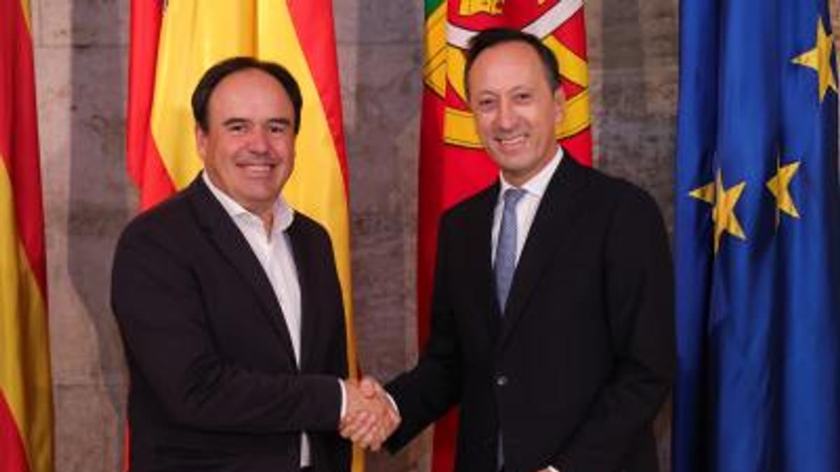 Reunión de trabajo entre el president Juanfran Pérez Llorca y el embajador de Portugal José Augusto Duarte