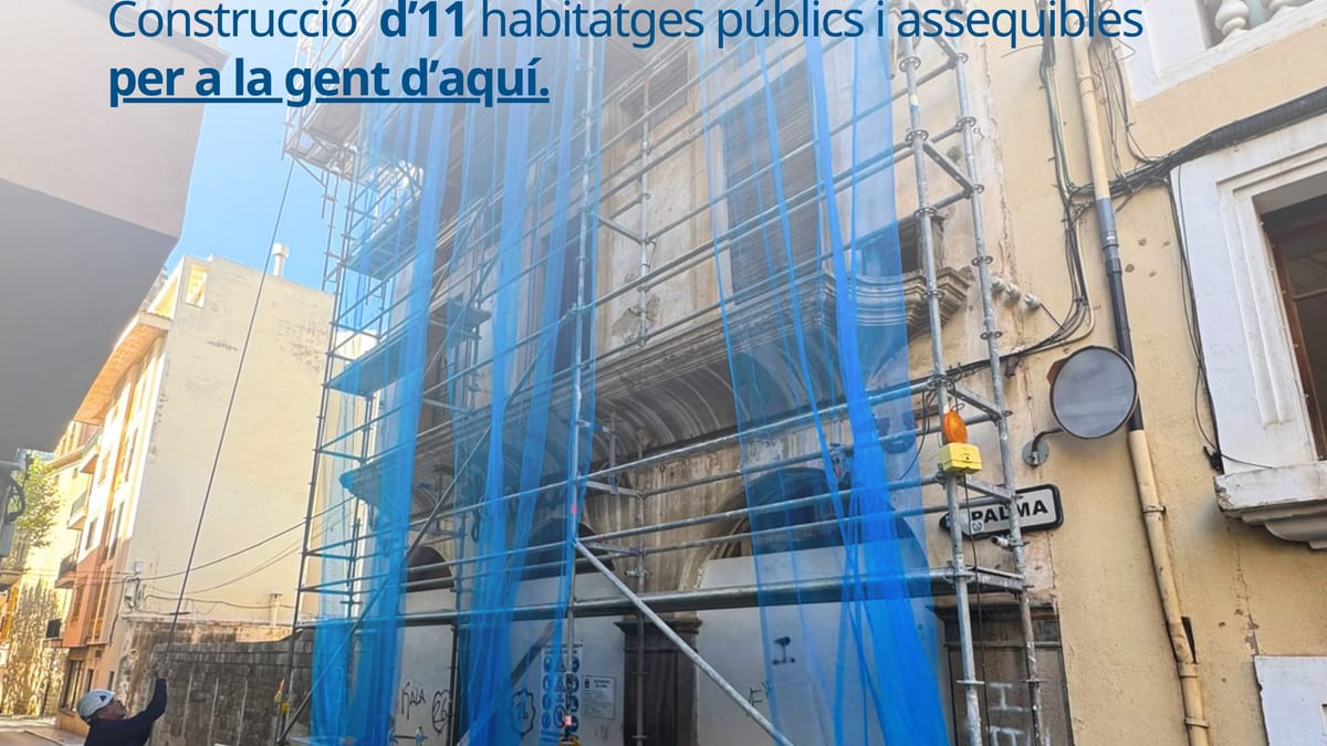 Fachada del antiguo cine Fantasio de Sóller, construcción histórica en proceso de rehabilitación para convertirse en 11 viviendas públicas de alquiler