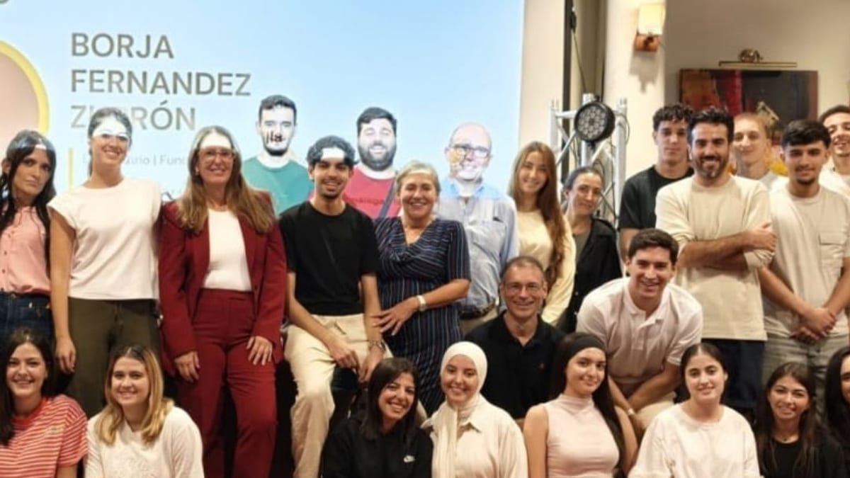 Jornada de sensibilización RETOS FP_AVANZA en el CIFP Reina Victoria Eugenia de Melilla con Borja Fernández Zurrón, creador del canal Memorias de Pez