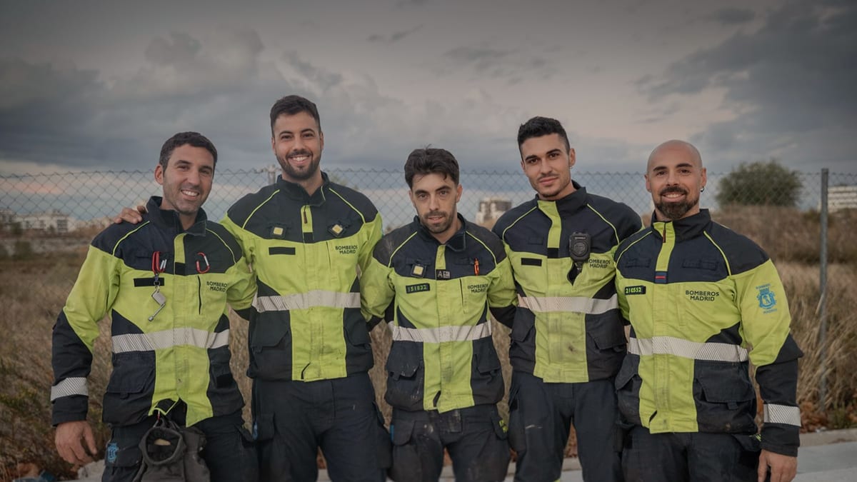 Retratos de bomberos del parque 13 de Madrid en Vicálvaro